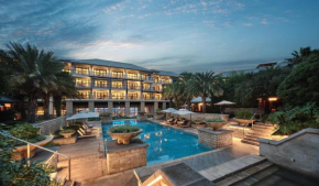  HUALUXE Hotels & Resorts Kunming, an IHG Hotel  Куньмин